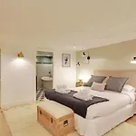 2 Appartements En 1 - Superbe Logement Pres Du Louvre L 12P